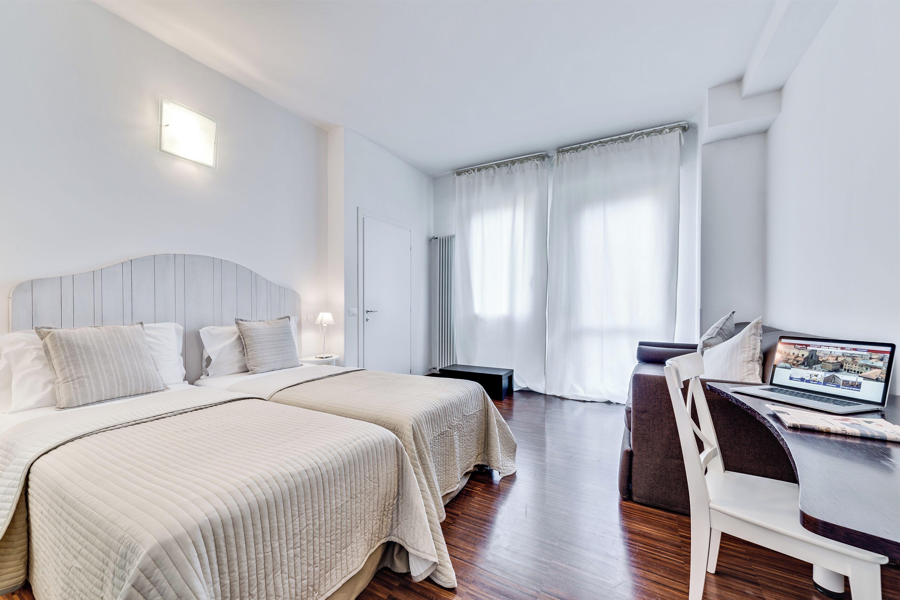 Marconi Inn, Bologna